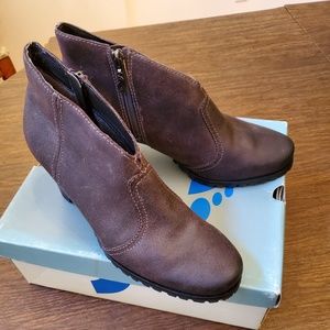 Softwalk Women's Dakota Ankle Boot